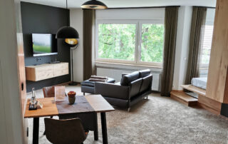 Apartment Deluxe living-dining area