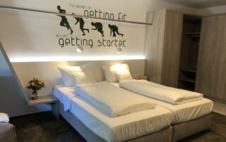 Apartment Deluxe double bed and closet